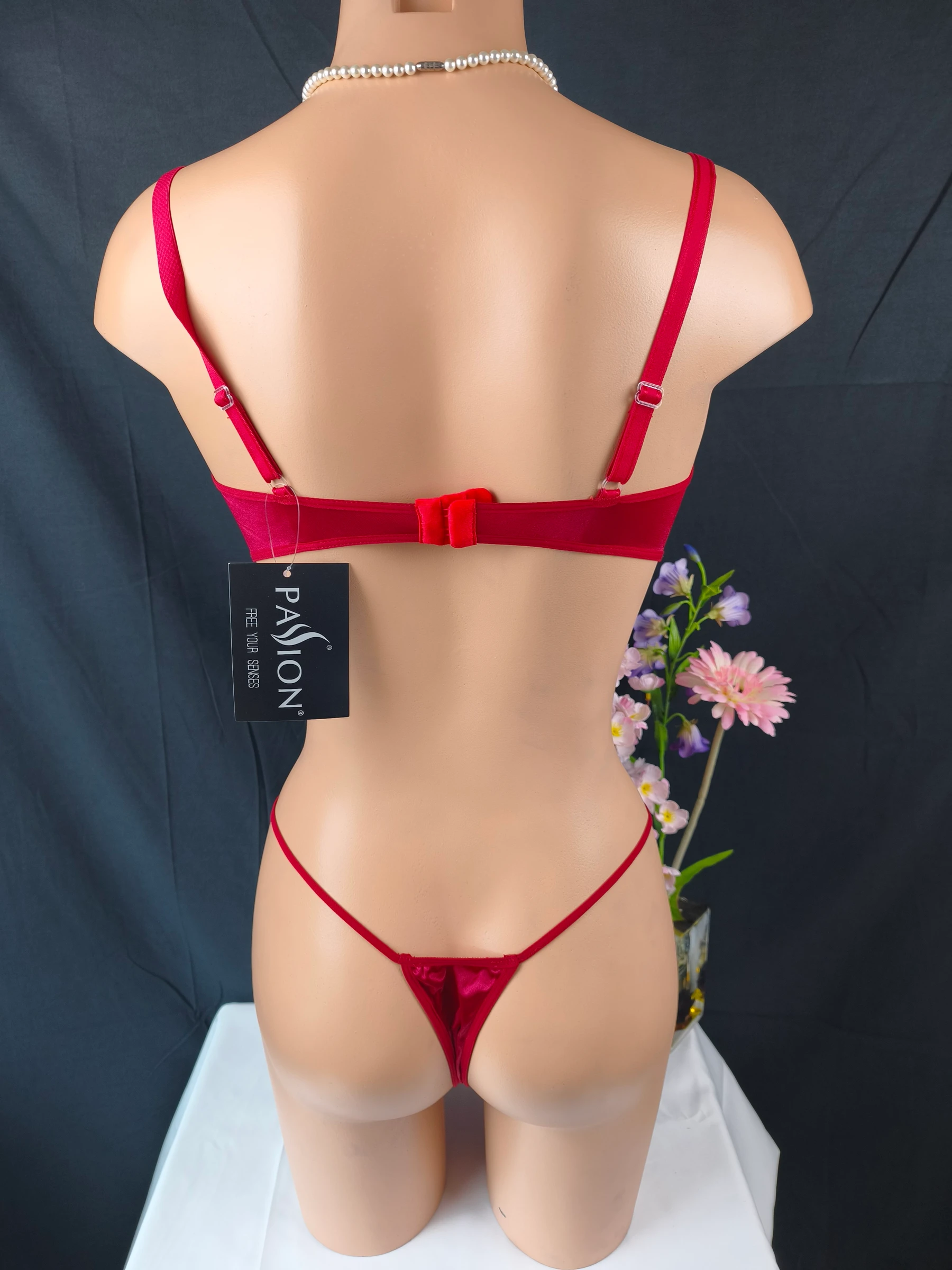 Body satinado con un look elegante y súper sexy + Banda para ojos para juego travieso / Nuevo Talla – photo 11